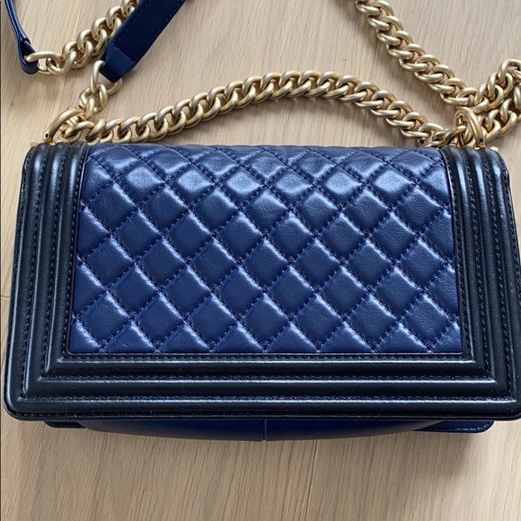 Aunthentic Chanel Boy Bag - Picture 4 of 9